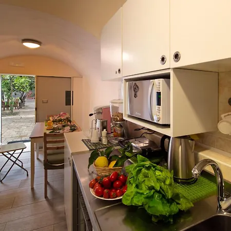 Il Giardino Di Tonia - Oplontis - Bed & Garden - Bed & Breakfast *